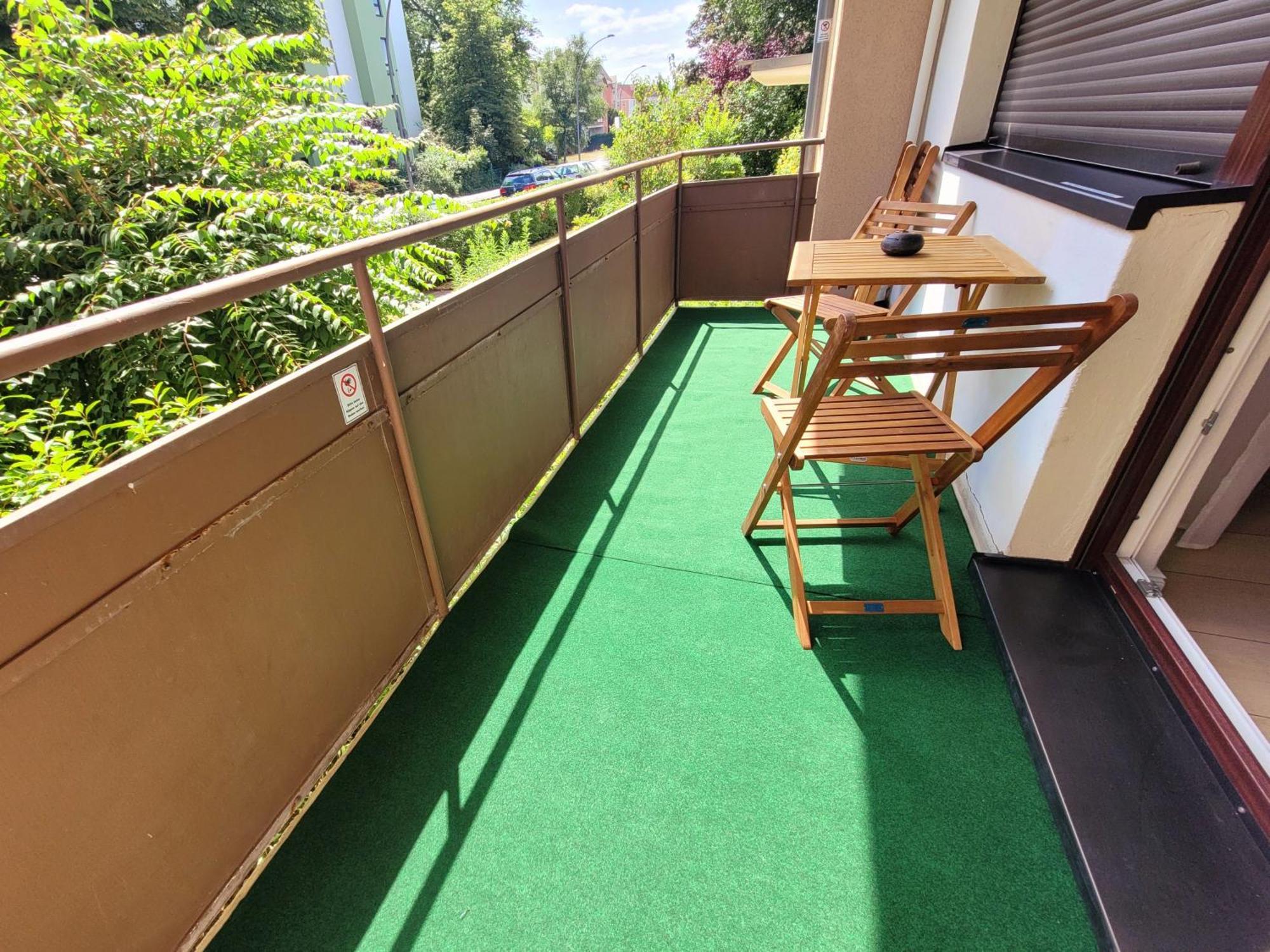 Apartment Duplex Ullstein- 4 Bedrooms, 2 Bathrooms, Living Room, 2 Parking Spaces, Boxspringbeds, Family & Business Apartment! *