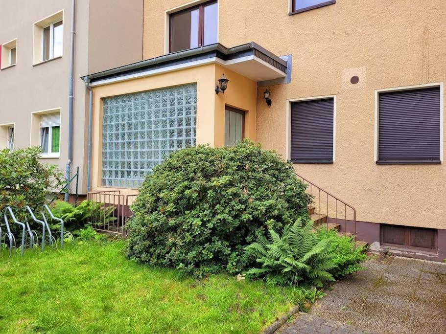 Apartment Duplex Ullstein- 4 Bedrooms, 2 Bathrooms, Living Room, 2 Parking Spaces, Boxspringbeds, Family & Business Apartment!