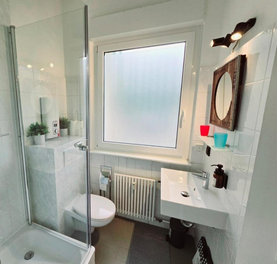 Duplex Ullstein- 4 Bedrooms, 2 Bathrooms, Living Room, 2 Parking Spaces, Boxspringbeds, Family & Business Apartment! Apartment