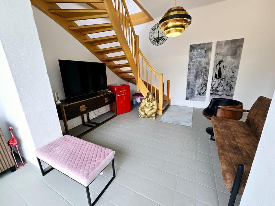 Duplex Ullstein- 4 Bedrooms, 2 Bathrooms, Living Room, 2 Parking Spaces, Boxspringbeds, Family & Business Apartment! Apartment